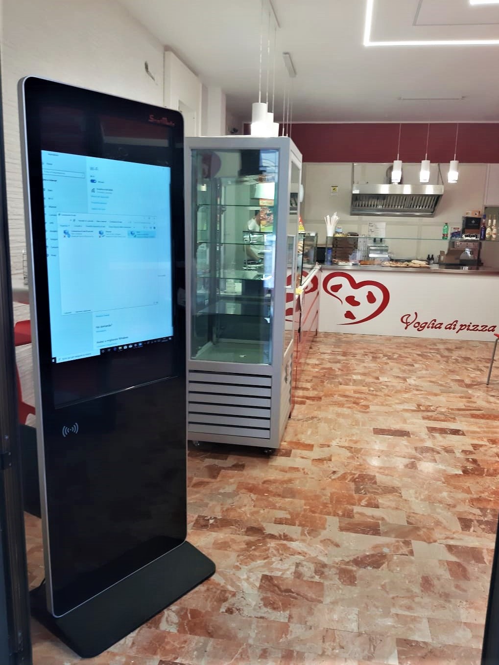 Totem Interattivo KIO in Pizzeria. Ordina la tua pizza con un touch